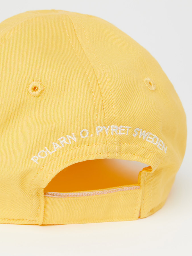 Keps med P-applikation Keps med P-applikation