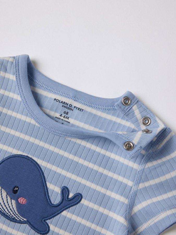 Kortärtmad body med applikation val Kortärtmad body med applikation val