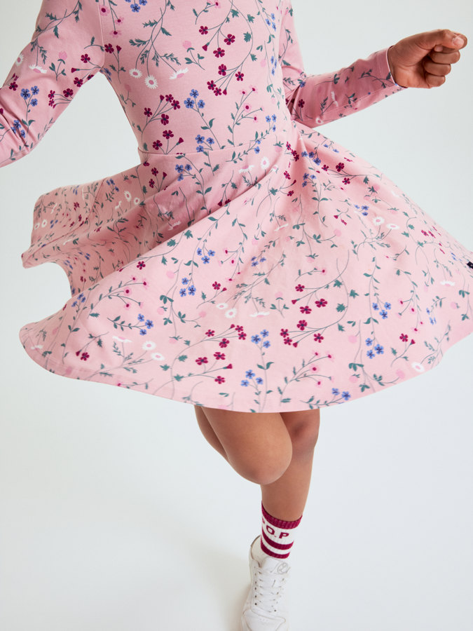 Snurrklänning blommig Snurrklänning blommig