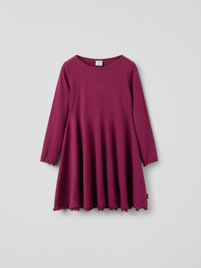 Ribbad snurrklänning Ribbad snurrklänning