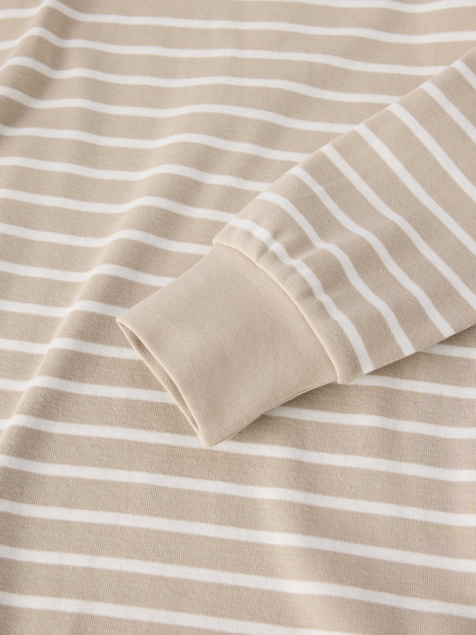 Vuxen nattlinne randigt Vuxen nattlinne randigt