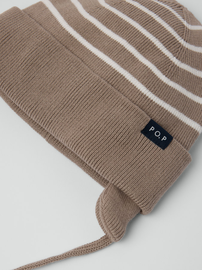 Stickad mössa med öron randig Stickad mössa med öron randig