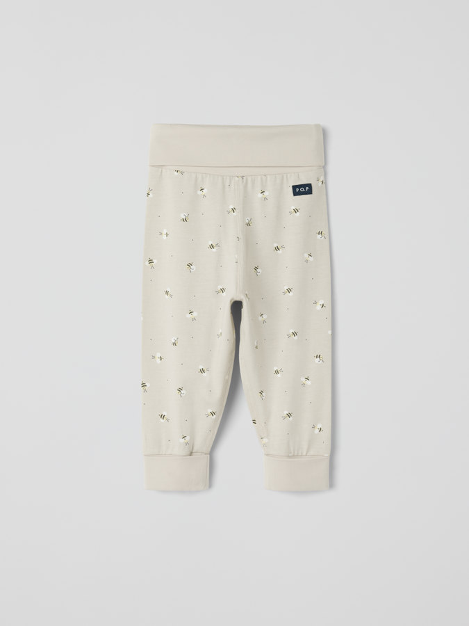 Byxa med nedvikbara muddar bin