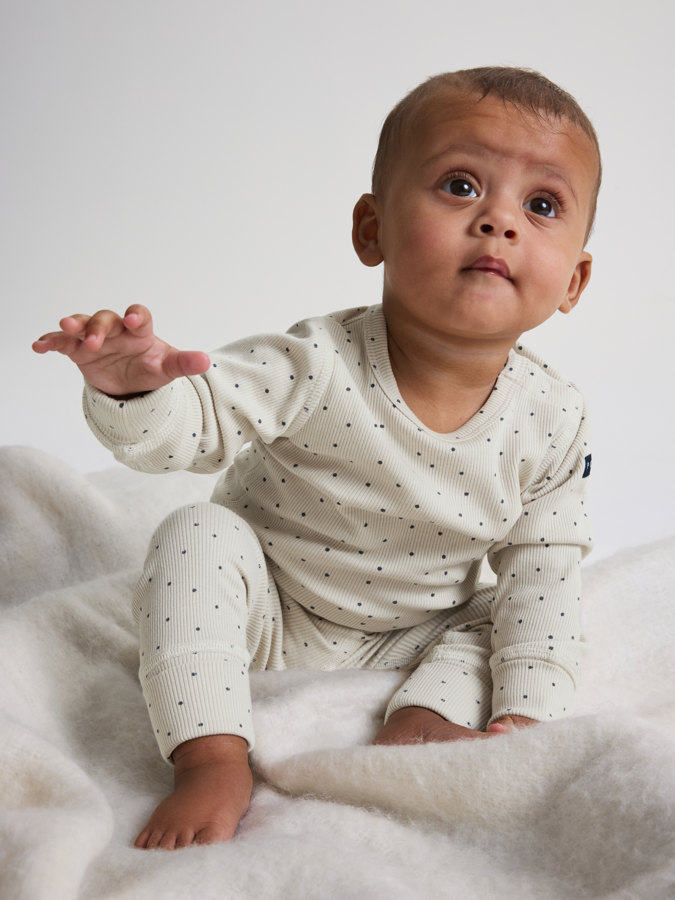 Ribbad body prickig Ribbad body prickig