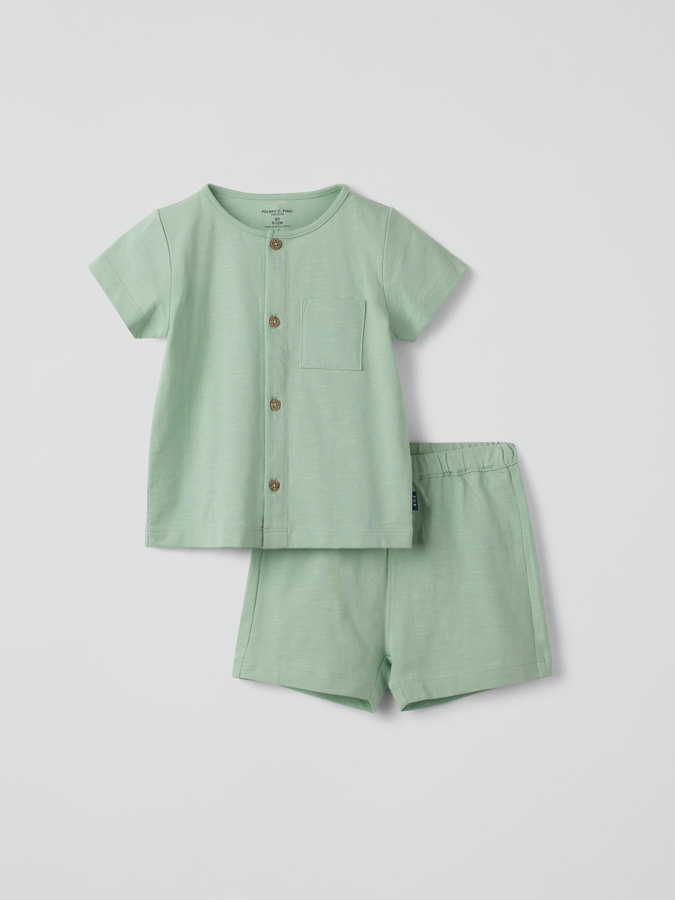 Set med skjorta och shorts